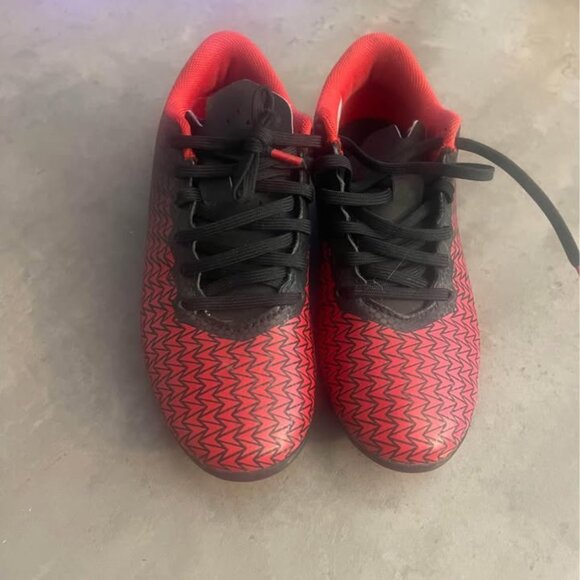 Youth Soccer Cleats Size 1 - Picture 1 of 3